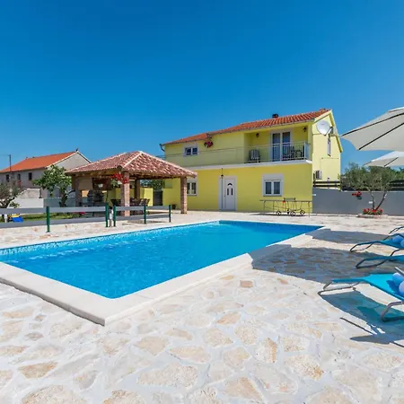 Apartment In Gornje Rastane With Wifi