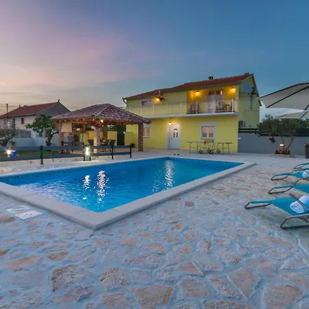 In Gornje Rastane With Wifi Apartment Donje Rastane