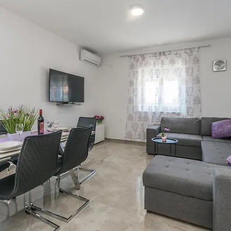 In Gornje Rastane With Wifi Apartment Donje Rastane